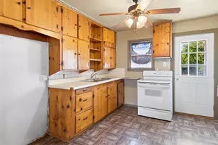1203 Hanover St, Weatherford, TX 76086 - Photo 3
