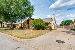 5720 Cancun Dr, North Richland Hills, TX 76180 - Photo 1