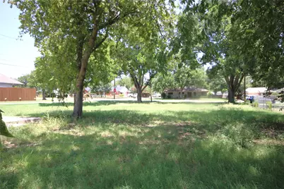 523 W 4th Street, Justin, TX 76247 - Photo 3