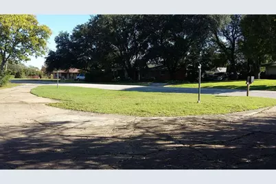 2415 Skyline Drive, Irving, TX 75038 - Photo 3