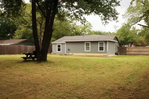 11319 Lyric Ln, Balch Springs, TX 75180 - Photo 11