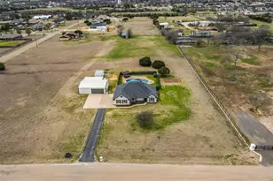 312 Corral Rd, Godley, TX 76044 - Photo 5