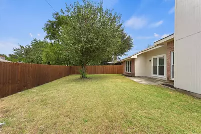670 Honeysuckle Lane, Cedar Hill, TX 75104 - Photo 17