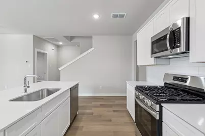 15008 Leighton Creek Court, Fort Worth, TX 76052 - Photo 9