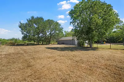 1374 Saffles Road, Robinson, TX 76706 - Photo 19