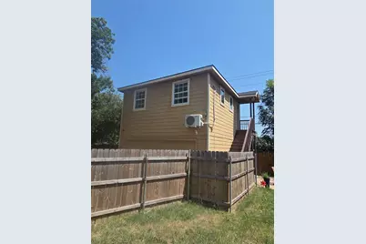 2740 Burlington, Dallas, TX 75211 - Photo 3
