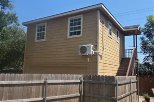 2740 Burlington, Dallas, TX 75211 - Photo 3