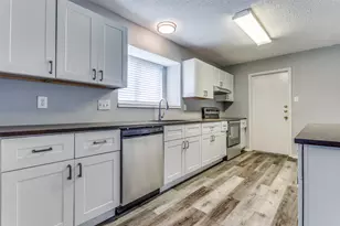 209 W Schreiber St, Garland, TX 75040 - Photo 13