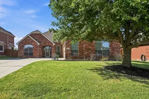812 Peach Ln, Burleson, TX 76028 - Photo 1