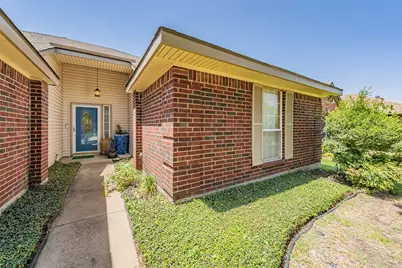 1108 Middlebury Lane, Euless, TX 76040 - Photo 3