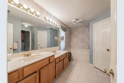 1108 Middlebury Lane, Euless, TX 76040 - Photo 19