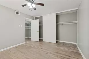 2640 Santiago Cir, Grand Prairie, TX 75052 - Photo 9