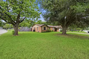 816 SW Sundown Trail, Burleson, TX 76028 - Photo 5