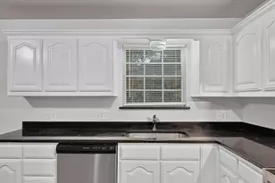 1002 Pine St, Bonham, TX 75418 - Photo 9