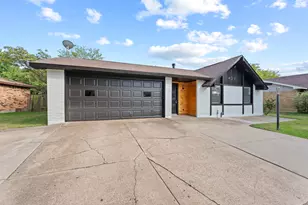 421 Parkvale Ln, Grand Prairie, TX 75052 - Photo 3
