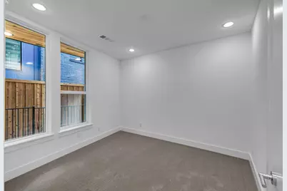 426 W 9th Street, Dallas, TX 75208 - Photo 3