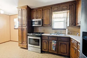 5213 Bonnie Wayne St, Haltom City, TX 76117 - Photo 9
