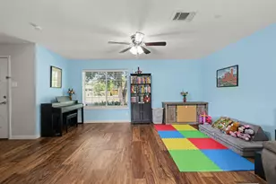 311 Towne House Ln, Richardson, TX 75081 - Photo 13
