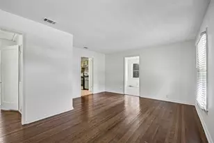 4426 Kelton Dr, Dallas, TX 75209 - Photo 3