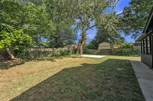 408 Simmons Dr, Hurst, TX 76053 - Photo 27