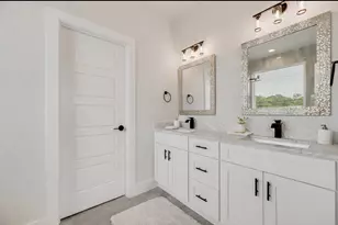2326 Fairfax Dr, Irving, TX 75060 - Photo 5