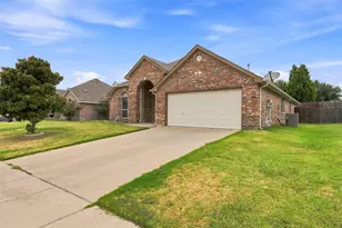 3221 Canary Ln, Midlothian, TX 76065 - Photo 3