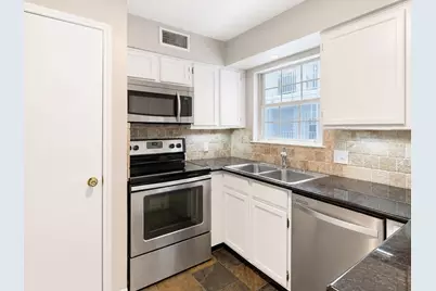 4303 Buena Vista Street #202, Dallas, TX 75205 - Photo 3