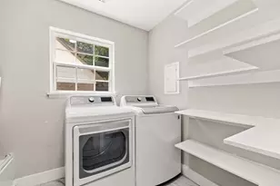8635 Strathmore Dr, Dallas, TX 75238 - Photo 9