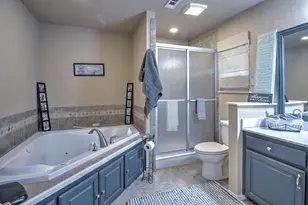 1010 Kiowa Dr W, Lake Kiowa, TX 76240 - Photo 21