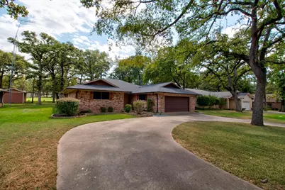1010 Kiowa Drive W, Lake Kiowa, TX 76240 - Photo 1