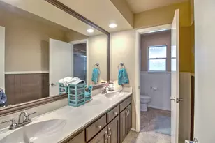 1010 Kiowa Dr W, Lake Kiowa, TX 76240 - Photo 13