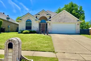 5212 Estrella Ln, Benbrook, TX 76126 - Photo 1