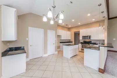 5212 Estrella Lane, Benbrook, TX 76126 - Photo 7