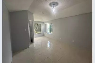 330 Valley Spring Drive, Arlington, TX 76018 - Photo 7