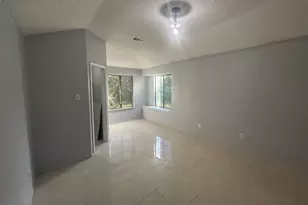 330 Valley Spring Dr, Arlington, TX 76018 - Photo 7