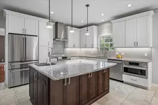 2702 Lawtherwood Ct, Dallas, TX 75214 - Photo 13