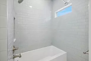 2702 Lawtherwood Ct, Dallas, TX 75214 - Photo 25