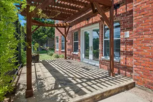 2702 Lawtherwood Ct, Dallas, TX 75214 - Photo 3