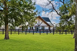 1205 Northshore Ln, Valley View, TX 76272 - Photo 1