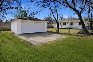 10322 Pinecrest Dr, Dallas, TX 75228 - Photo 17