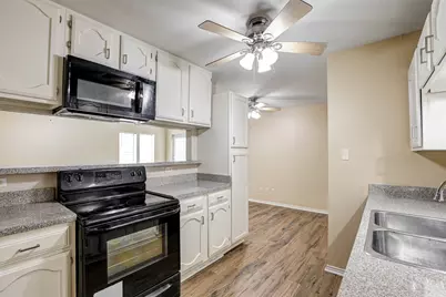 4814 Trailwood Drive, Grand Prairie, TX 75052 - Photo 9