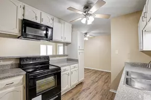 4814 Trailwood Dr, Grand Prairie, TX 75052 - Photo 9