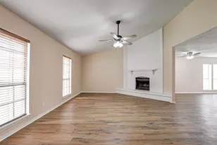 4814 Trailwood Dr, Grand Prairie, TX 75052 - Photo 3