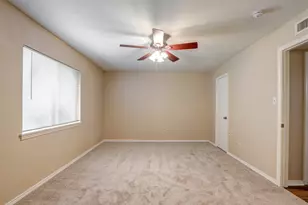 4814 Trailwood Dr, Grand Prairie, TX 75052 - Photo 11