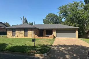 724 Barbara Ln, Burleson, TX 76028 - Photo 1