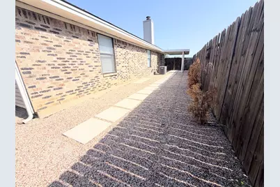 7501 April Lane, North Richland Hills, TX 76182 - Photo 15