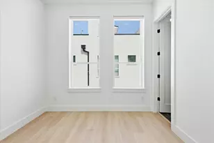 2015 California Dr, Dallas, TX 75204 - Photo 29