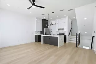2015 California Dr, Dallas, TX 75204 - Photo 3