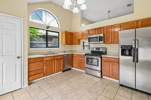 519 Kessler St, Grand Prairie, TX 75052 - Photo 15