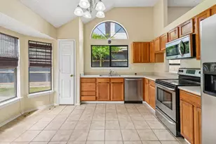 519 Kessler St, Grand Prairie, TX 75052 - Photo 13